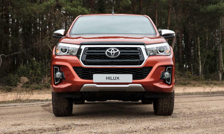 50 Ans Et Un Nouveau Look Pour Le Toyota Hilux FARM Connexion